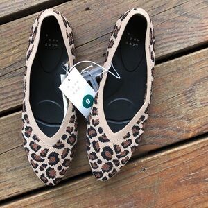 NWT! A new day Leopard Flats-9